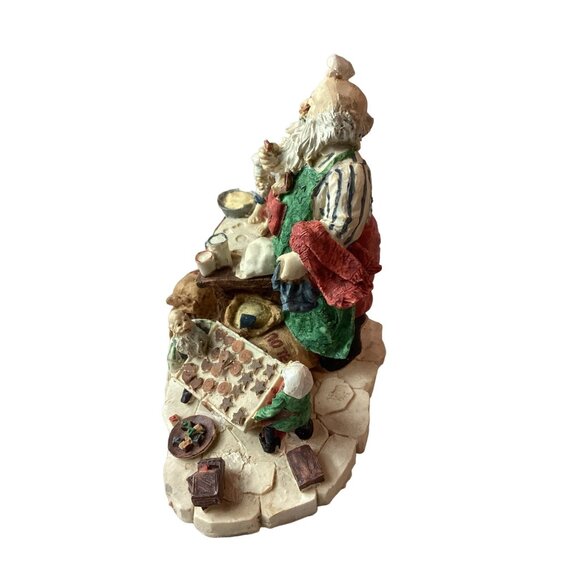 House of Lloyd Christmas Gift *Santa baking Cookies Workshop*EUC*Display - Picture 6 of 6